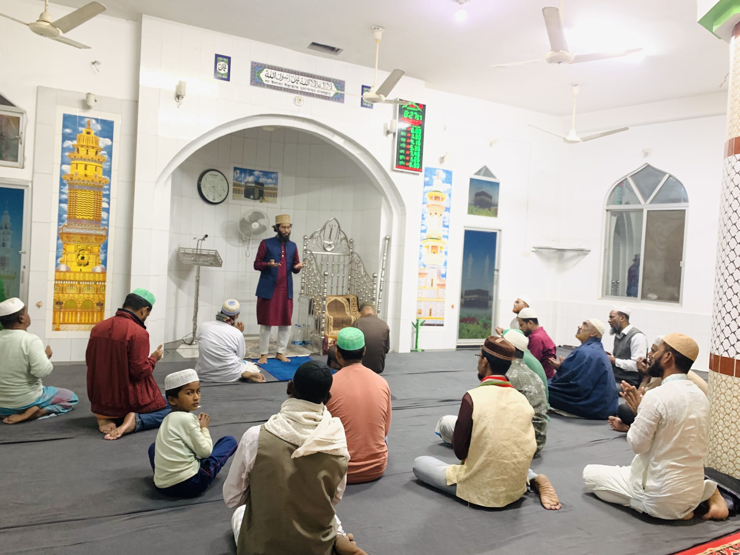 ইমাম আযম আবু হননিফা (রঃ) জামে মসজিদ চরপাথরগাটা কর্ণফুলি চট্টগ্রাম ।